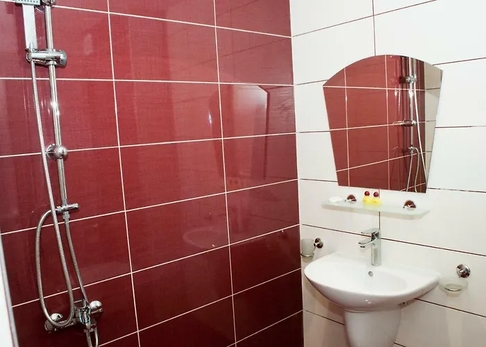 Jaky Complex Hotel 2*