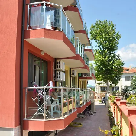 Jaky Complex Отель
