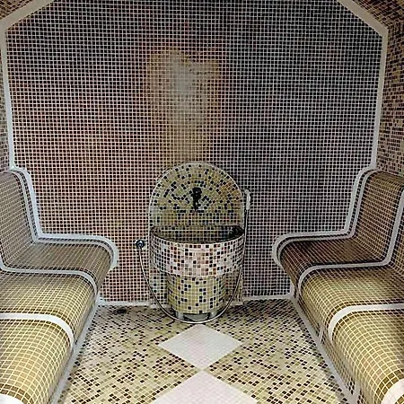 Jaky Complex Hotel