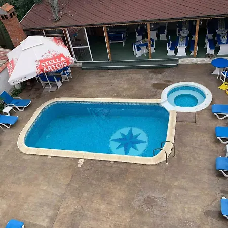 Jaky Complex ホテル 2*