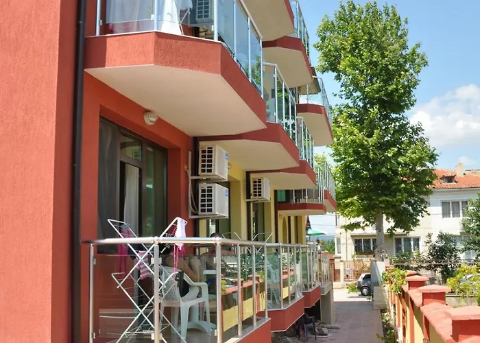 жаки комплекс Хотел